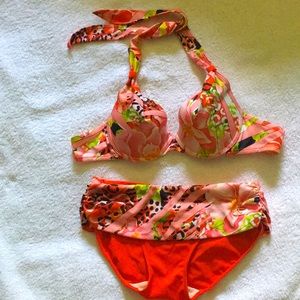 Gorgeous and sexy Bikini set!